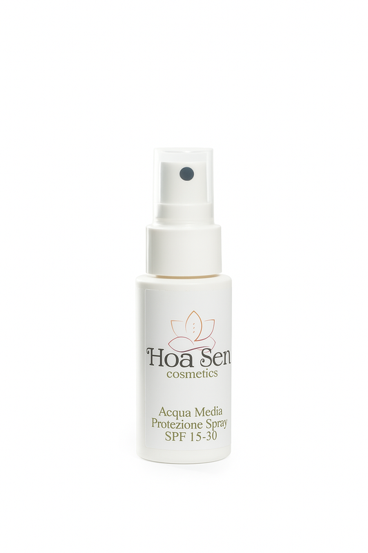 Hoa Sen Cosmetics - Acqua Media Protezione Spray SPF 15-30