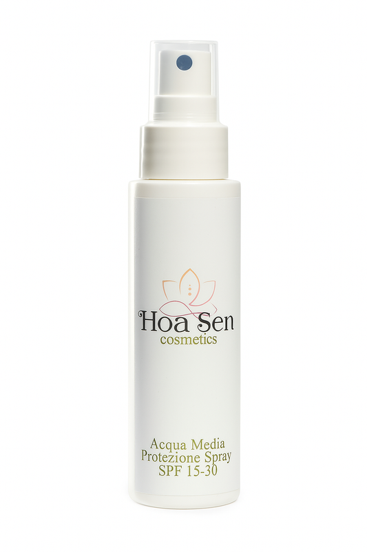 Hoa Sen Cosmetics - Acqua Media Protezione Spray SPF 15-30 (grande)